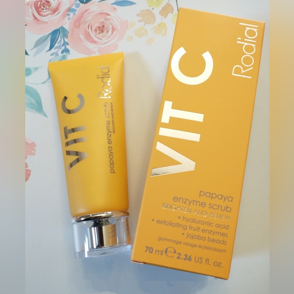 Rodial Vit C Papaya Enzyme Brightening Exfoliating Scrub